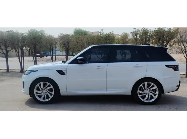 Car image 8