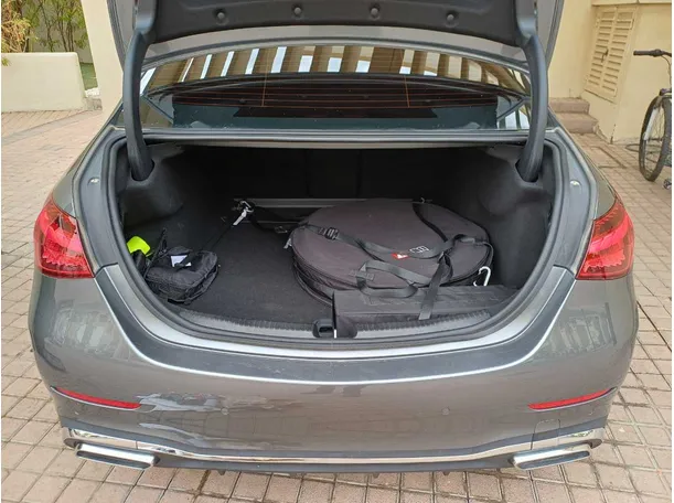 Car image 19