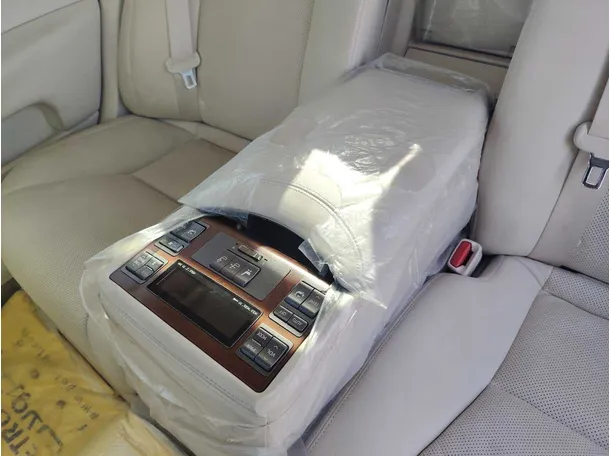 Car image 28