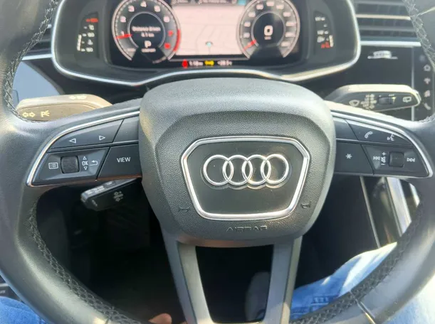 Car image 26