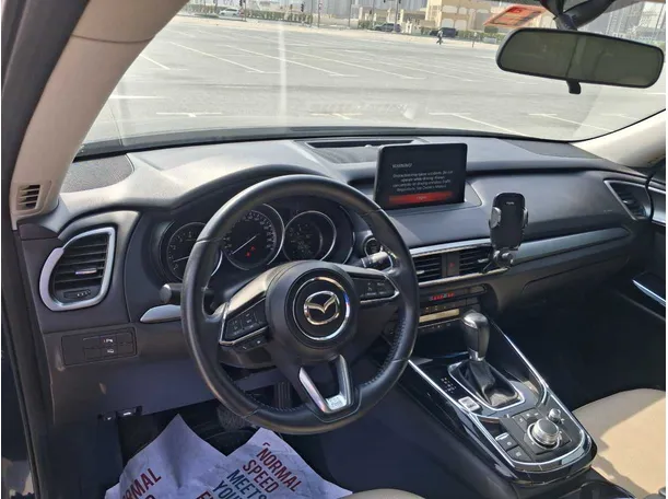 Car image 11