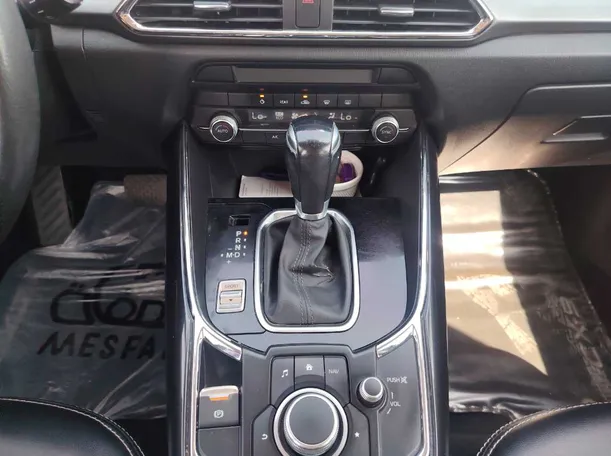 Car image 20