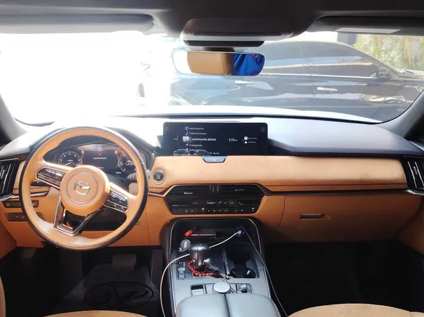 Car image 15