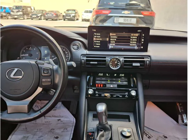 Car image 19