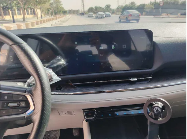 Car image 24