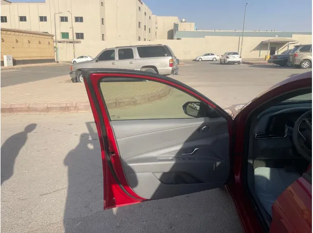 Car image 10