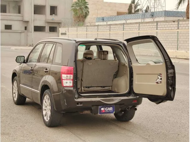 Car image 26