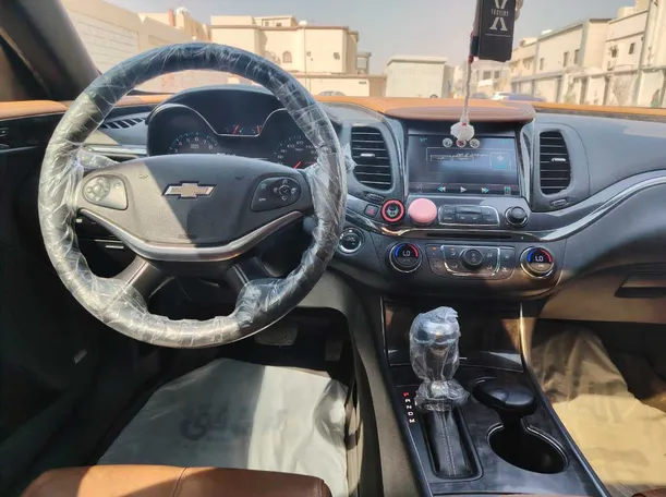 Car image 22