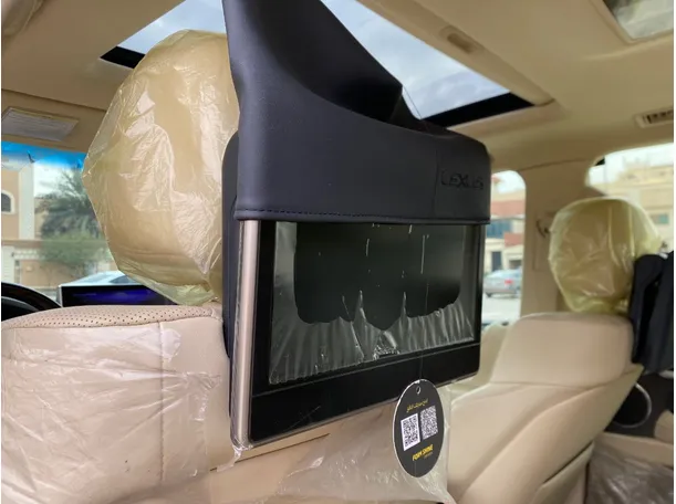 Car image 26