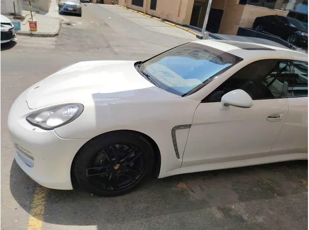 Car image 7