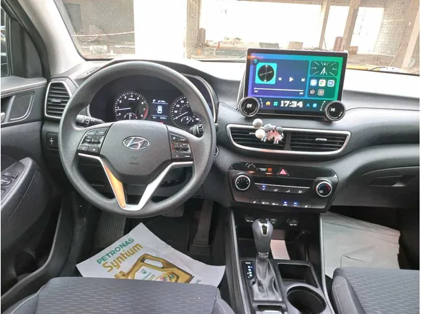 Car image 16