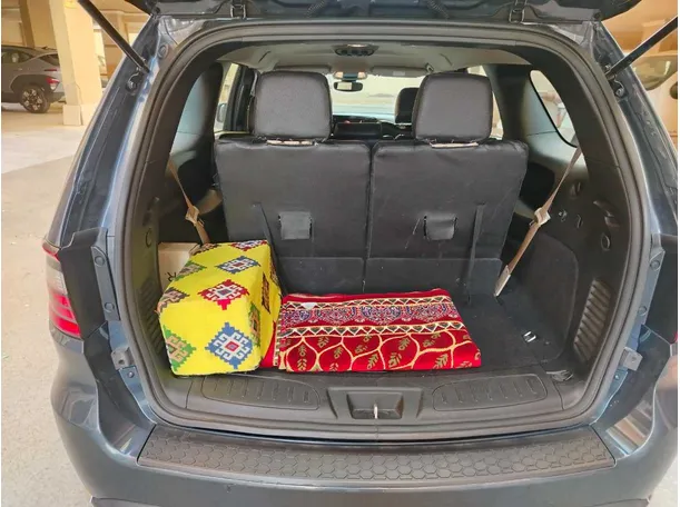 Car image 30
