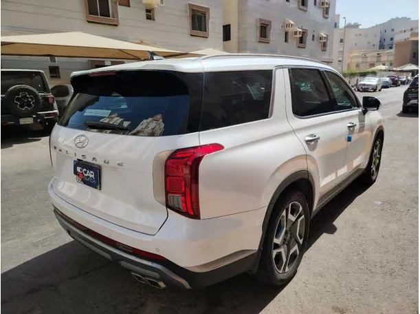 Car image 5