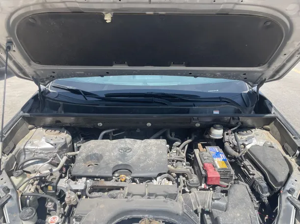 Car image 25