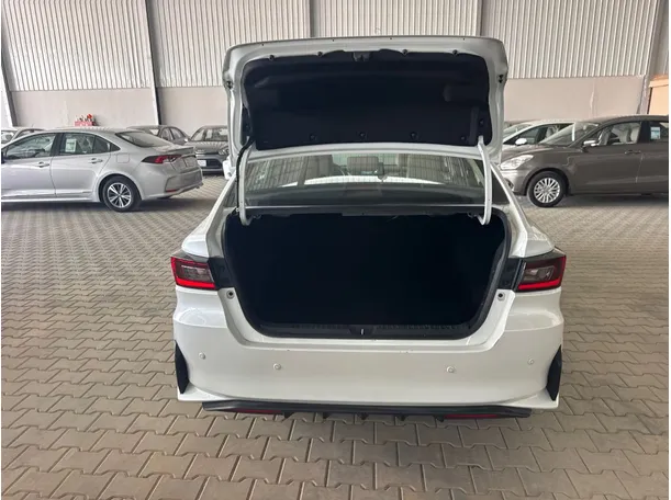 Car image 19