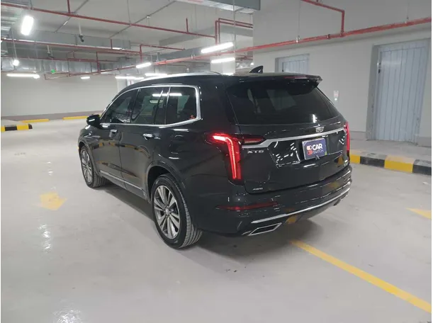 Car image 7