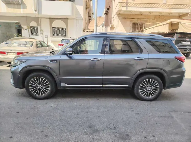Car image 8