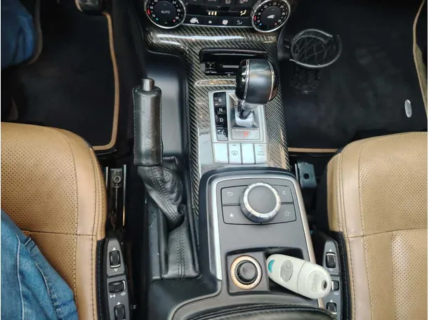 Car image 27