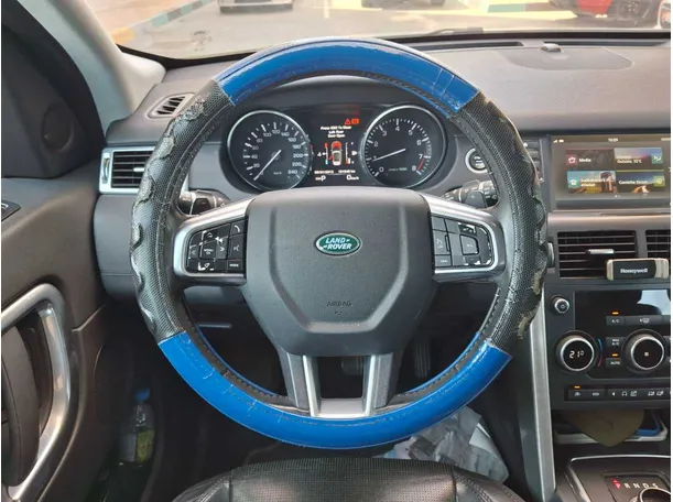 Car image 17
