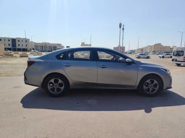 Car image 4