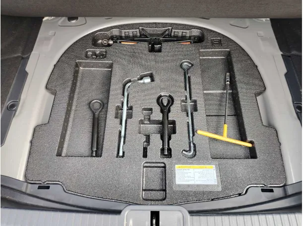 Car image 36