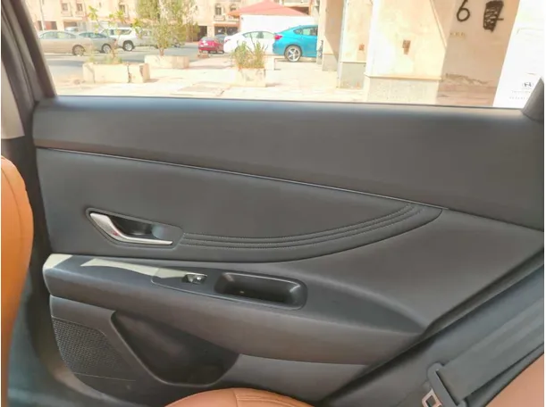 Car image 31