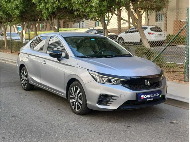 Car image 4