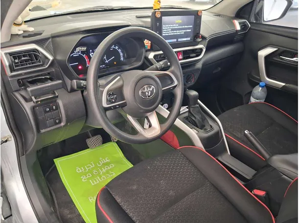 Car image 11