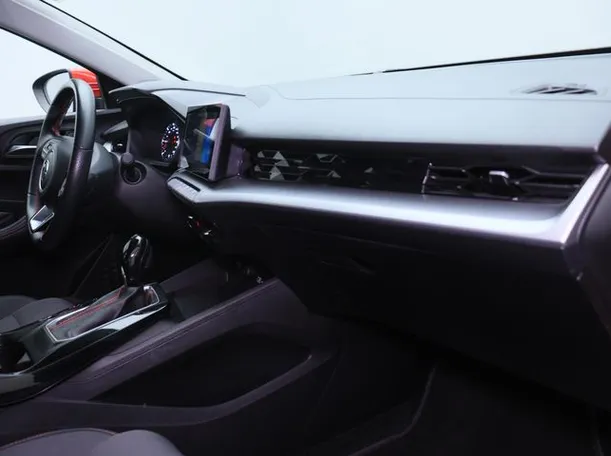 Car image 10