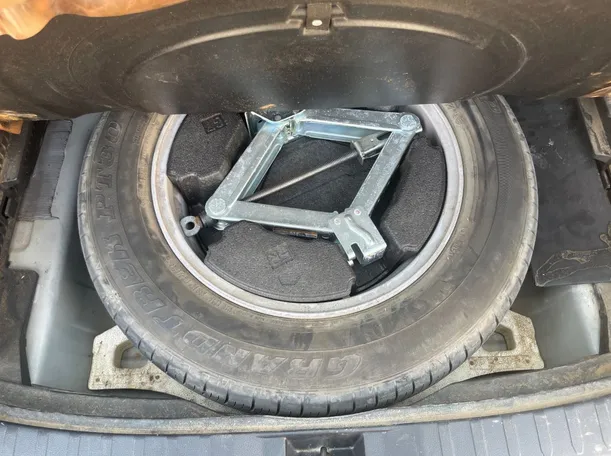 Car image 23