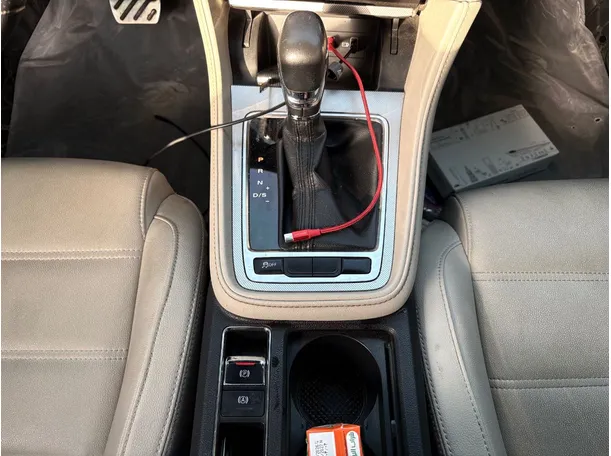 Car image 19