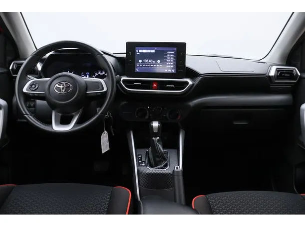 Car image 14