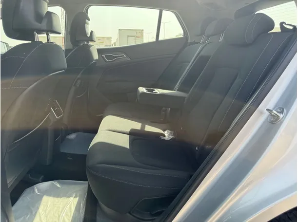 Car image 15
