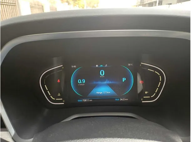Car image 18