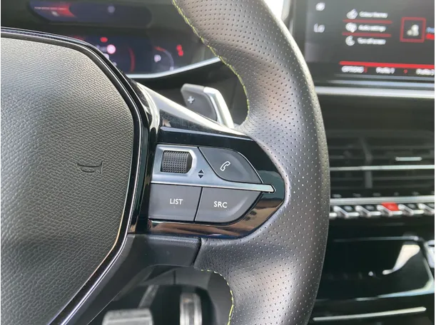 Car image 25