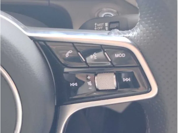 Car image 27