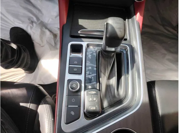 Car image 23