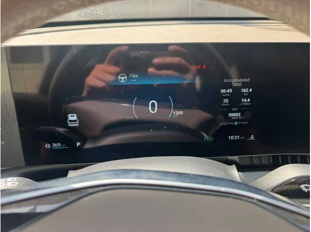 Car image 11