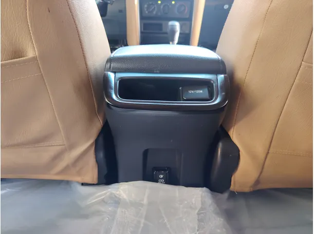 Car image 28