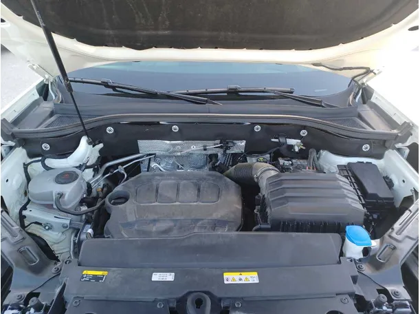 Car image 27