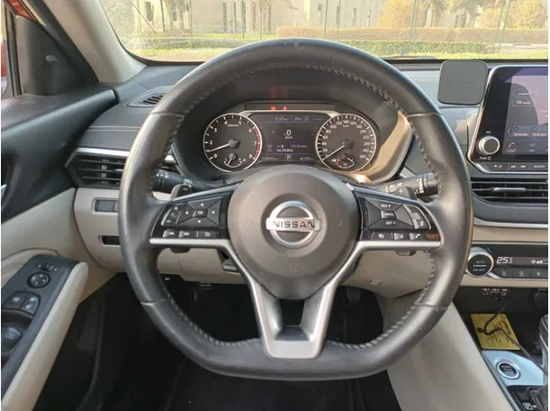 Car image 13