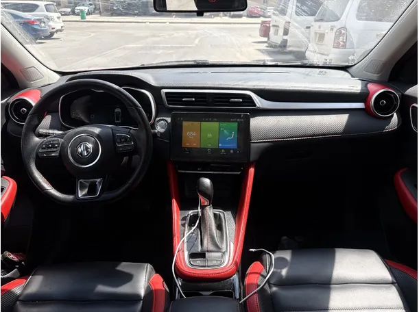 Car image 19