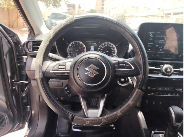 Car image 23