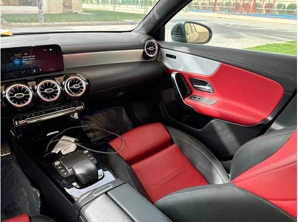Car image 24