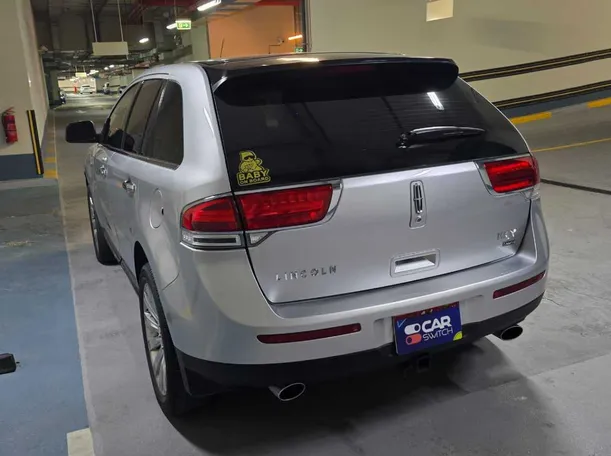 Car image 7