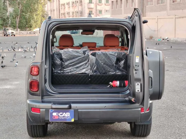 Car image 30