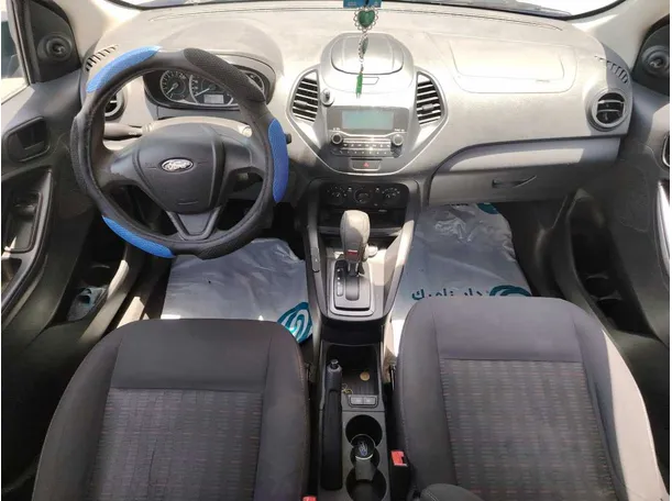 Car image 19