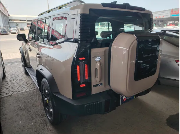 Car image 7