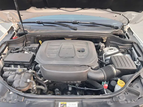 Car image 19