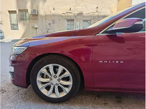 Car image 9